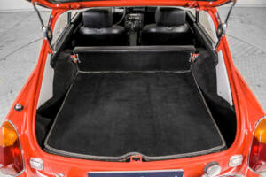 Bild 45/50 von MG MGB GT (1975)