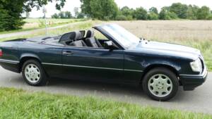 Bild 15/15 von Mercedes-Benz E 200 (1996)