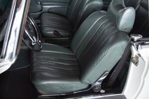 Bild 27/39 von Mercedes-Benz 280 SE 3,5 (1970)