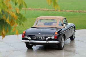 Afbeelding 50/50 van MG MGB (1973)