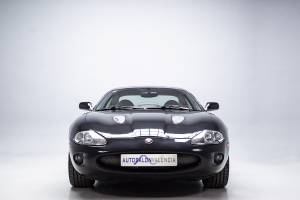 Image 2/37 of Jaguar XKR (1998)