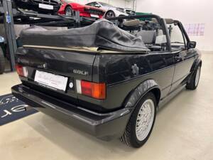 Bild 5/35 von Volkswagen Golf I Cabrio 1.8 (1990)