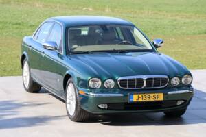 Imagen 36/50 de Jaguar XJ 8 4.2 (2006)