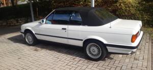 Image 7/55 of BMW 320i (1991)