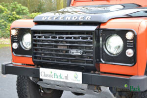 Bild 42/50 von Land Rover Defender 90 Autobiography (2015)