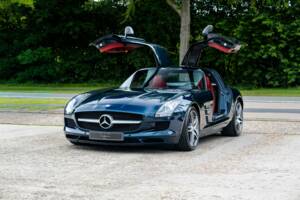 Afbeelding 17/38 van Mercedes-Benz SLS AMG (2010)