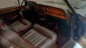 Image 11/12 of Rolls-Royce Corniche I (1976)