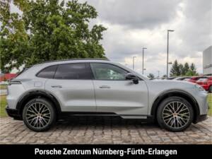 Image 6/50 of Porsche Cayenne S Electric (2026)