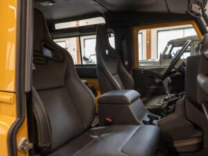 Image 25/47 of Land Rover Defender 90 Works V8 (2013)