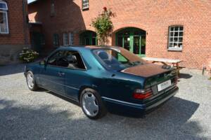 Immagine 3/15 di Mercedes-Benz E 220 (1996)