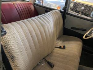 Image 19/33 de Mercedes-Benz 190 c (1964)