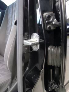 Image 13/33 of Mercedes-Benz E 230 (1995)