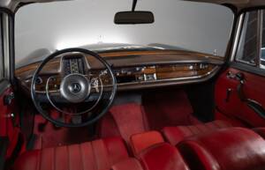 Bild 26/31 von Mercedes-Benz 230 S Universal (1967)