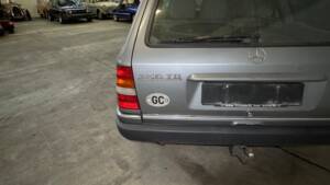 Bild 24/81 von Mercedes-Benz 250 TD (1992)