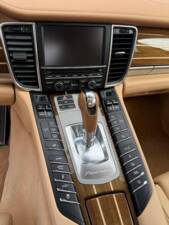 Image 12/13 de Porsche Panamera Turbo (2013)