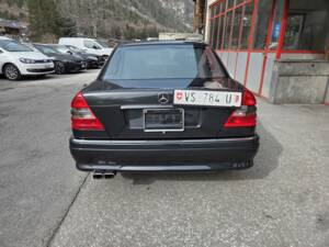 Bild 3/16 von Mercedes-Benz C 36 AMG (1994)