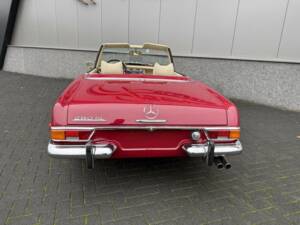 Image 9/50 of Mercedes-Benz 280 SL (1971)
