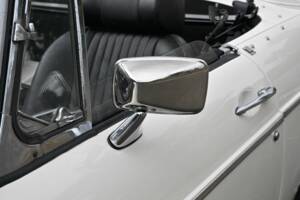 Image 29/50 of MG MGB (1972)