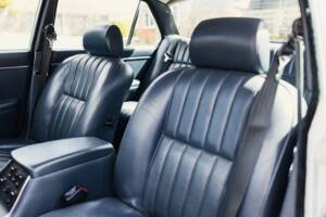 Image 41/50 of Jaguar XJ 6 4.2 (1982)