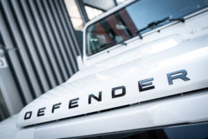 Image 13/66 de Land Rover Defender 90 TD4 (2007)