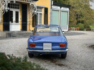 Bild 8/100 von Alfa Romeo Giulia GT 1300 Junior (1973)