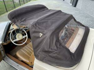 Afbeelding 19/36 van Mercedes-Benz 280 SL (1970)