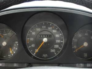 Image 8/15 of Mercedes-Benz 350 SLC (1973)