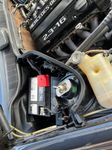 Image 18/21 of Mercedes-Benz 190 E 2.3-16 (1987)