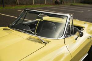 Bild 34/50 von Chevrolet Corvette Sting Ray Convertible (1966)
