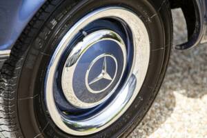 Image 17/44 de Mercedes-Benz 230 SL (1966)