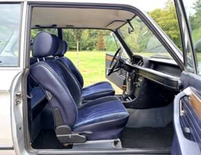 Image 5/22 of BMW 2002 (1975)