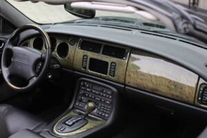 Immagine 11/45 di Jaguar XKR (2001)