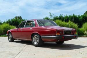Image 6/50 of Jaguar XJ 6 4.2 (1981)