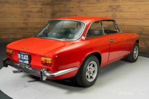 Image 15/19 of Alfa Romeo Giulia 1600 GT Junior (1975)