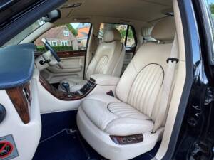 Image 21/25 of Bentley Arnage Red Label (2001)