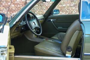 Image 47/50 de Mercedes-Benz 280 SLC (1976)