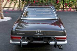 Immagine 13/36 di Mercedes-Benz 280 SL (1969)