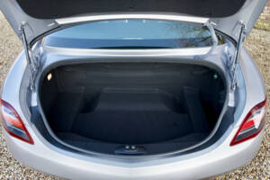 Image 30/50 of Mercedes-Benz SLS AMG (2011)
