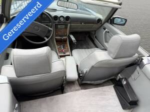 Image 15/46 of Mercedes-Benz 560 SL (1986)