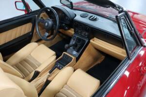 Immagine 9/28 di Alfa Romeo 2.0 Spider (1990)