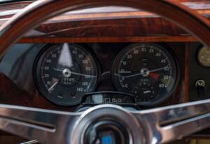 Image 17/31 of Jaguar 340 (1968)