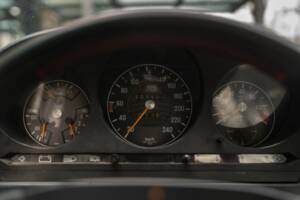 Image 29/40 of Mercedes-Benz 350 SLC (1973)