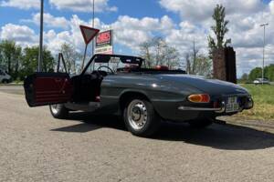 Immagine 5/9 di Alfa Romeo 1750 Spider (1970)