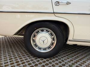 Image 14/54 de Mercedes-Benz 280 SE 3,5 (1970)