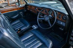 Image 2/35 of Bentley Corniche I (1982)