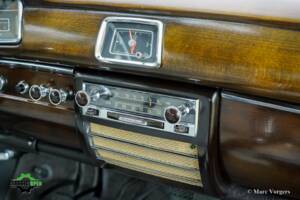 Bild 33/44 von Mercedes-Benz 220 S (1958)