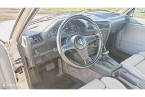 Afbeelding 16/36 van BMW 325ix Touring (1991)