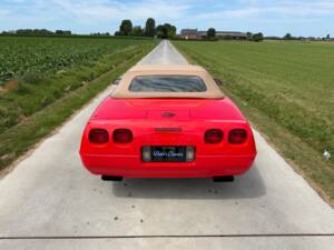 Imagen 12/43 de Chevrolet Corvette Convertible (1995)