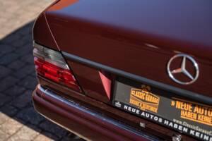 Bild 19/42 von Mercedes-Benz E 200 (1997)