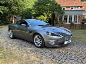 Image 3/40 of Aston Martin V12 Vanquish (2002)